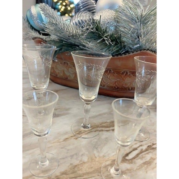 Vintage Heirloom Hand Etched Drinkware - Picture 12 of 12